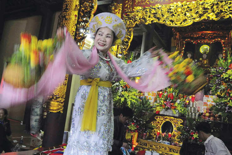 Vietnam: Encounters with the Spirit World